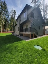 18545 Woodside Dr SE in Yelm, WA - Building Photo - Building Photo