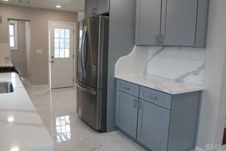 147 Clinton St in Woodbridge Township, NJ - Building Photo - Building Photo