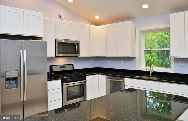 9710 Holmhurst Rd in Bethesda, MD - Building Photo - Building Photo