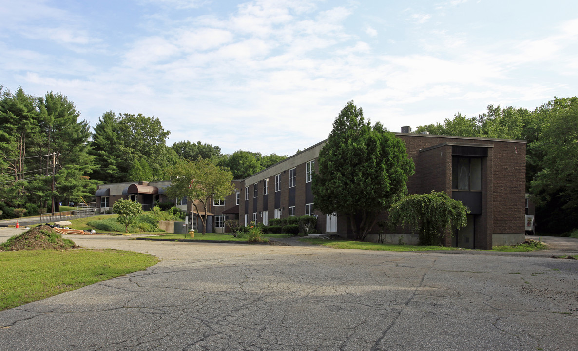 Ashton Place in Northbridge, MA - Building Photo