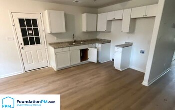 5869 E Fox Bend Cove in Memphis, TN - Building Photo - Building Photo
