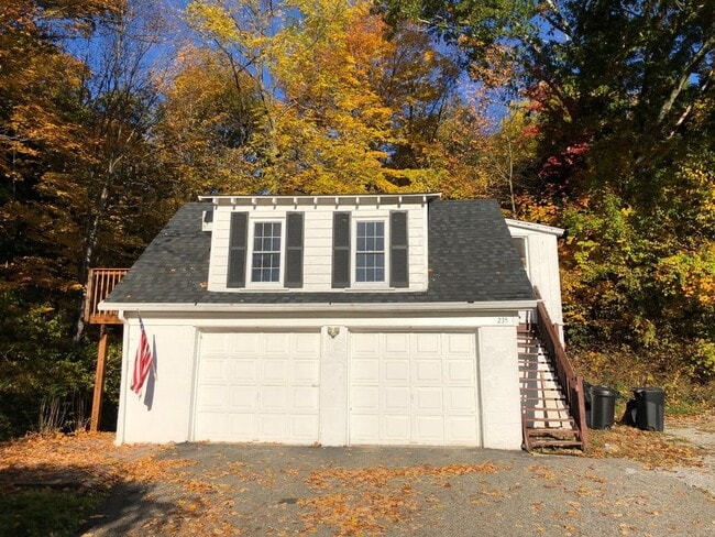 235 Russia Rd, Unit 235 A in Oak Ridge, NJ - Building Photo - Building Photo