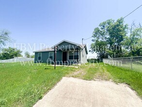 202 Church St in Milford, TX - Building Photo - Building Photo