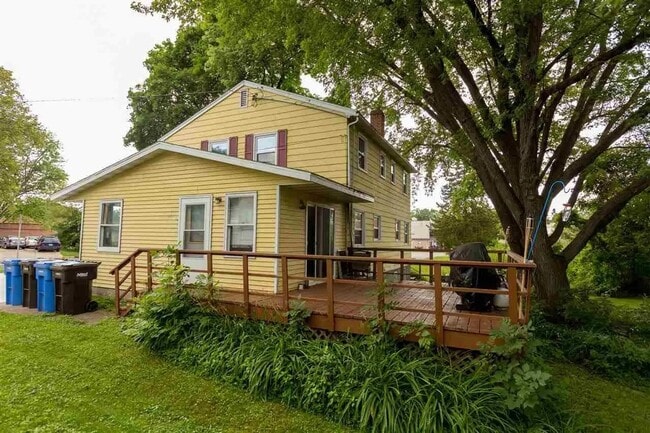 2018 Coolidge Ct in Middleton, WI - Building Photo - Building Photo