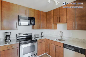 11418 Rockville Pike, Unit FL12-ID923 in North Bethesda, MD - Foto de edificio - Building Photo