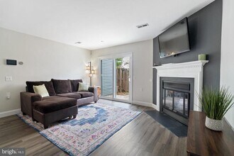 5806 Shadbush Ct in Frederick, MD - Building Photo - Building Photo