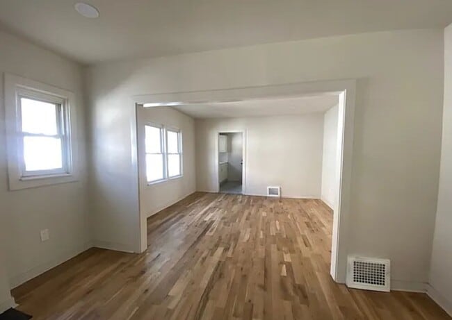property at 503 S 16th St