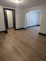 201 W 10th Ave, Unit 1 in Winfield, KS - Building Photo