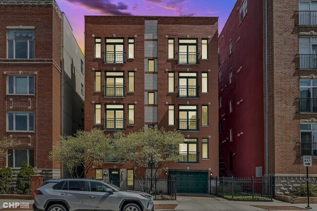 property at 449 N Green St