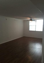 1919 Van Buren St-Unit -203A in Hollywood, FL - Building Photo - Building Photo