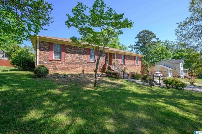 1828 Jacobs Ln in Vestavia Hills, AL - Building Photo - Building Photo