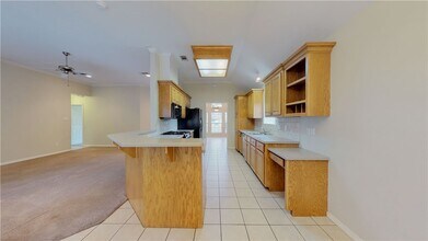 2350 Kendal Green Cir, Unit 1044-102 in College Station, TX - Building Photo - Building Photo