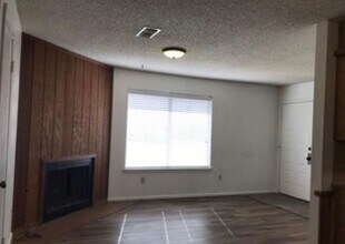 2402 97th St in Lubbock, TX - Building Photo - Building Photo