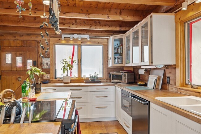 807 Boston Post Rd in Sudbury, MA - Building Photo - Building Photo