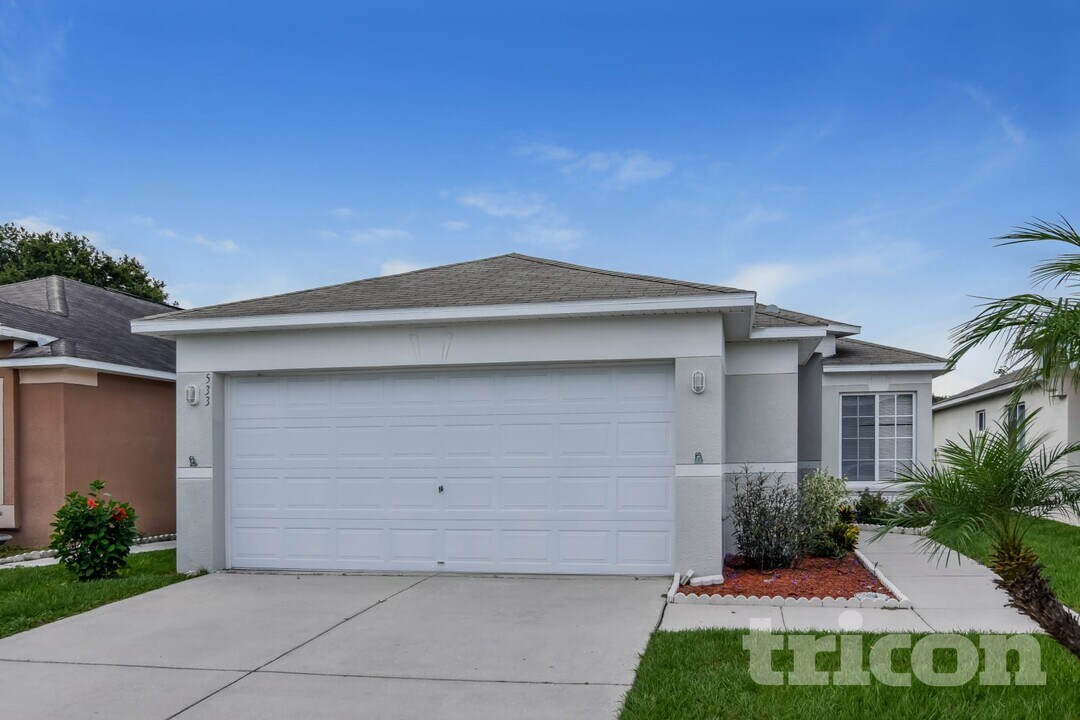533 Scarlet Maple Ct in Plant City, FL - Foto de edificio