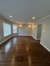 8518 S Bennett Ave in Chicago, IL - Building Photo - Building Photo