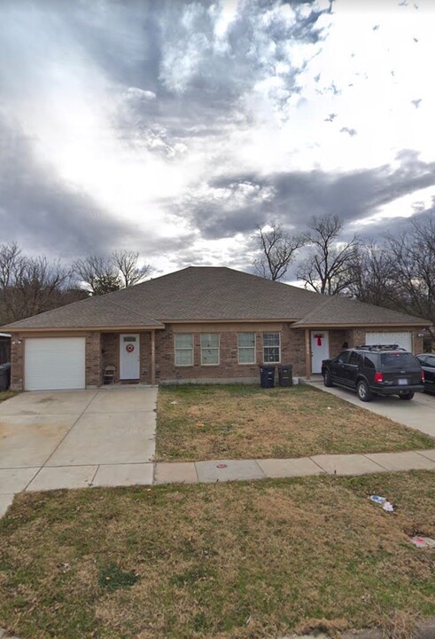 3019 Las Vegas Trail in Fort Worth, TX - Building Photo