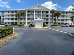 1717 Whitehall Dr-Unit -APT 202 in Davie, FL - Building Photo - Building Photo