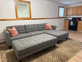 608 US-7 in Danby, VT - Building Photo