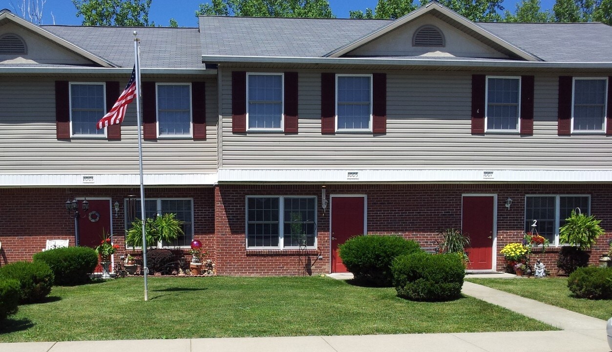 Fosters Landing Apartments in New Castle, IN - Building Photo