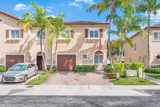 21949 SW 88th Path in Cutler Bay, FL - Building Photo - Building Photo