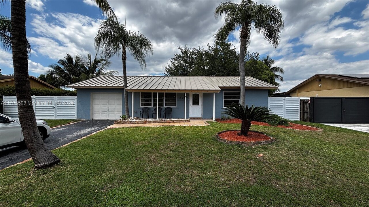 14799 SW 71st Ln in Miami, FL - Building Photo