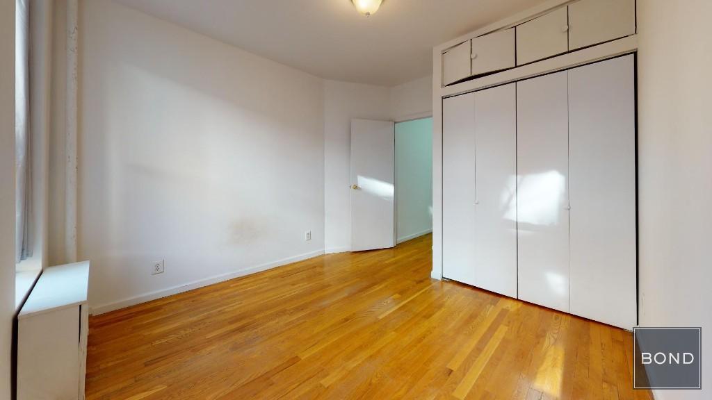 218 E 85th St in New York, NY - Building Photo
