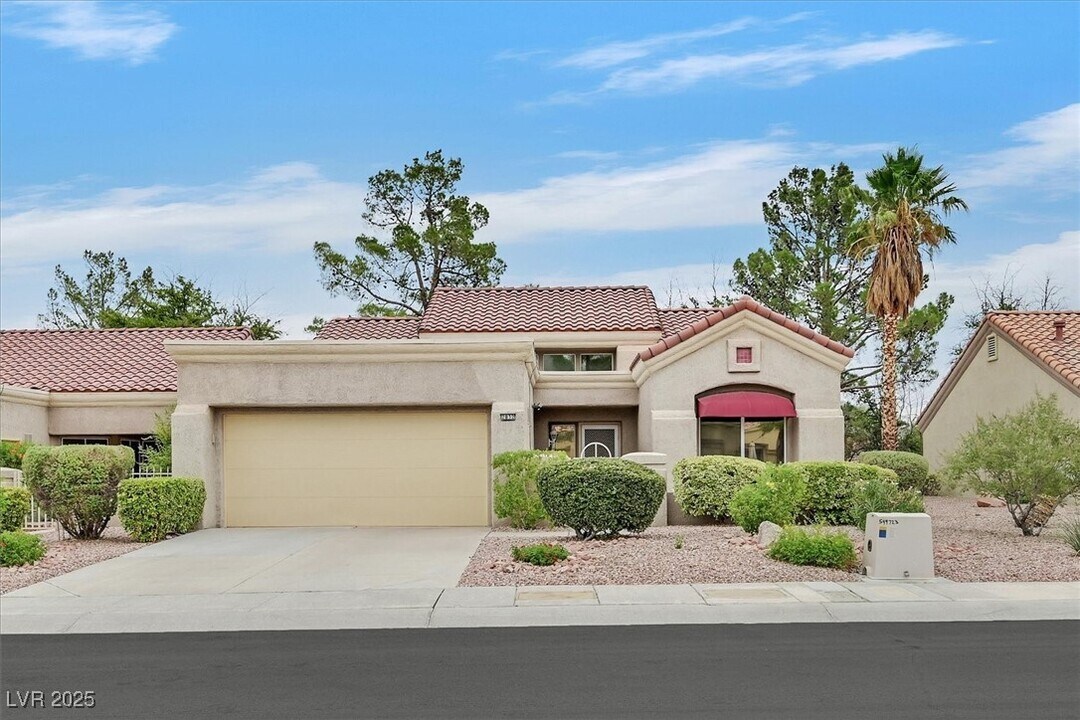 2832 Dry Plains Dr in Las Vegas, NV - Building Photo