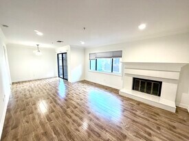 908 W Foothill Blvd, Unit C in Monrovia, CA - Building Photo