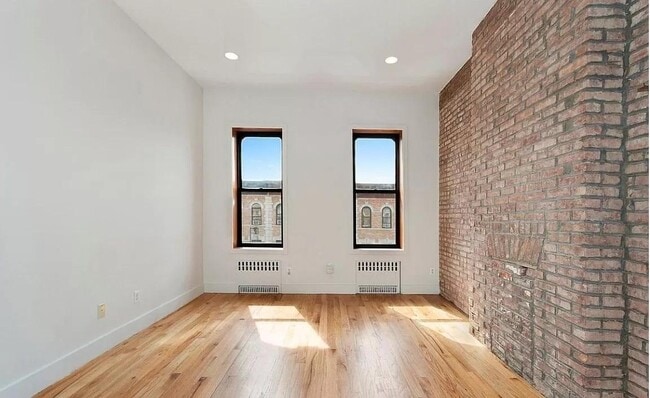 property at 1271 Decatur St