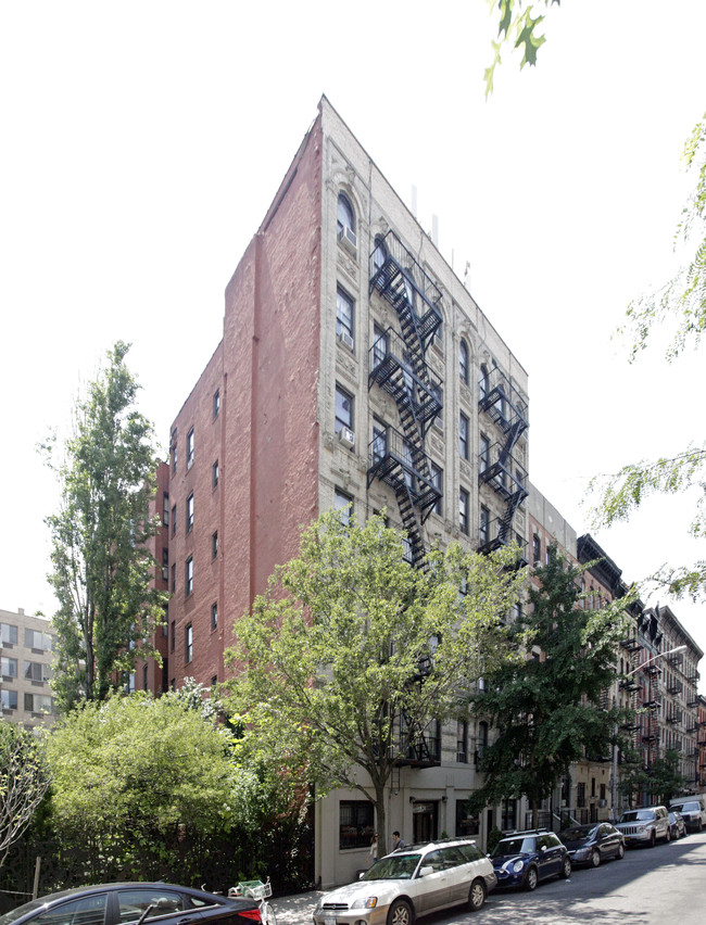 518 E 12th St in New York, NY - Foto de edificio - Building Photo