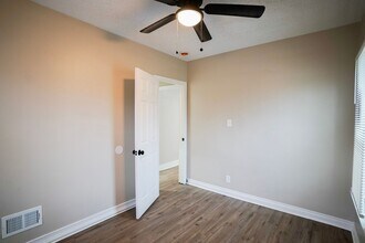 This beautifully updated 4-bedroom, 2-bath single-family home is ready for move-in! in Detroit, MI - Building Photo - Building Photo