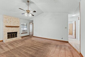 1112 York Castle Dr in Pflugerville, TX - Building Photo - Building Photo