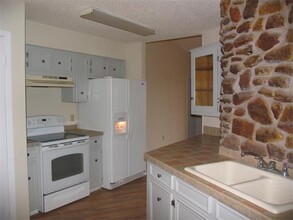 119 Homonu Ct, Unit B in Bastrop, TX - Building Photo - Building Photo