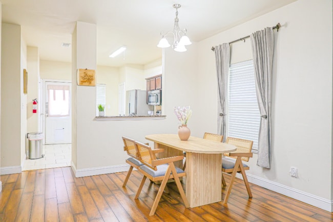 property at 516 Highpark Ct