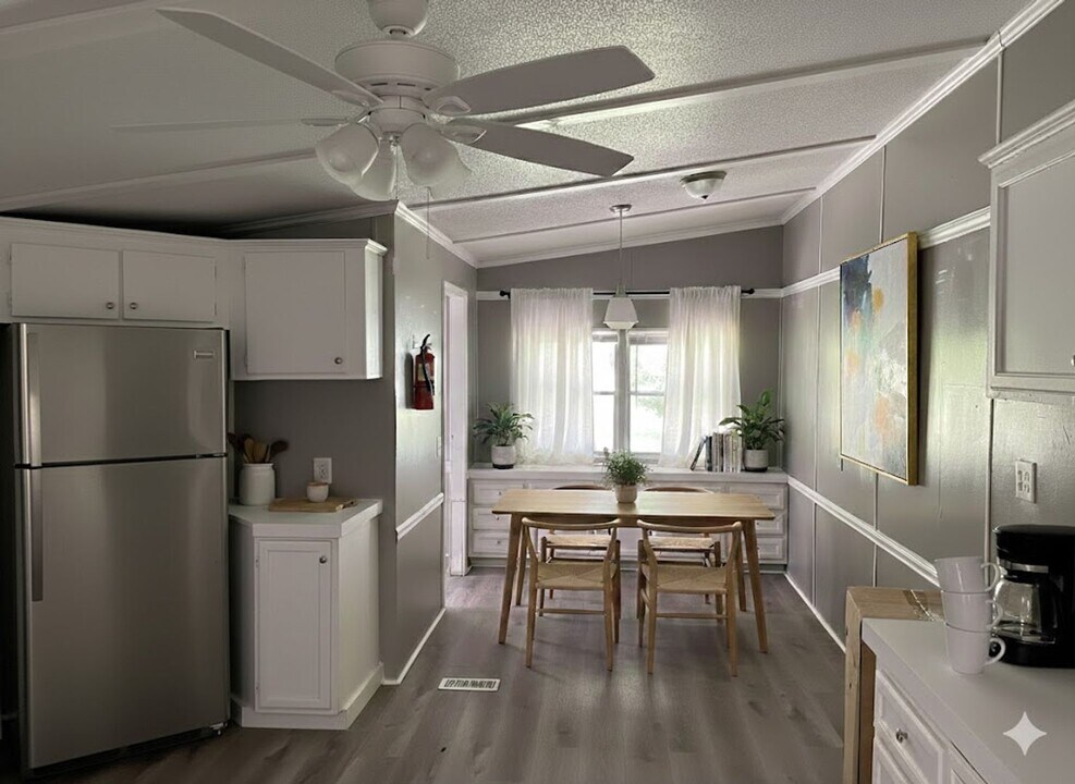 5536 Gilcrest Sands Dr in Hope Mills, NC - Building Photo