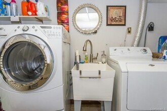 183 Wickham Rd in Garden City, NY - Building Photo - Building Photo