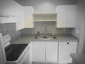 10122 Winsford Oak Blvd in Tampa, FL - Building Photo - Building Photo