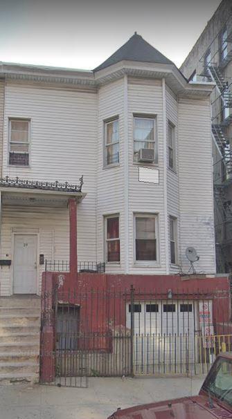 19 Minerva Pl in Bronx, NY - Building Photo