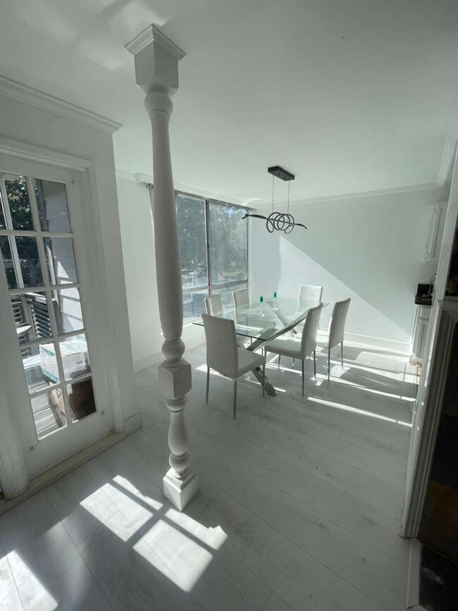 424 N Palm Dr in Beverly Hills, CA - Foto de edificio - Building Photo