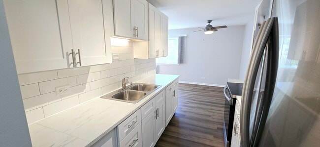 10 Oak Ave in Westmont, IL - Building Photo - Building Photo