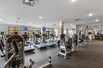 Liberty House in Columbus, OH - Foto de edificio - Building Photo