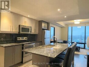 330 Phillip St in Waterloo, ON - Building Photo - Building Photo