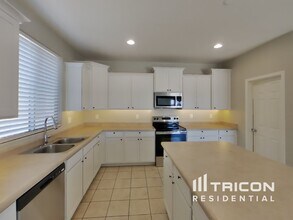 10555 W Crown King Rd in Tolleson, AZ - Building Photo - Building Photo