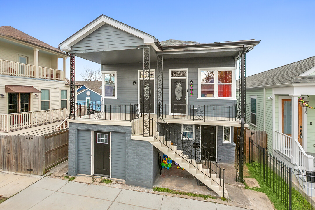 2421 S Saratoga St in New Orleans, LA - Building Photo