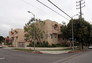 18410 Saticoy St Apartments