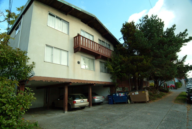 The Chalet in Seattle, WA - Foto de edificio - Building Photo