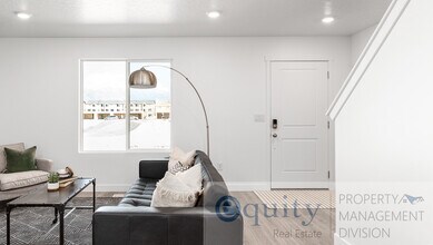 83 Heading Row in Saratoga Springs, UT - Building Photo - Building Photo