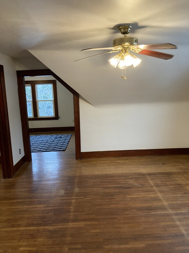 1335 W 24th St, Unit 2