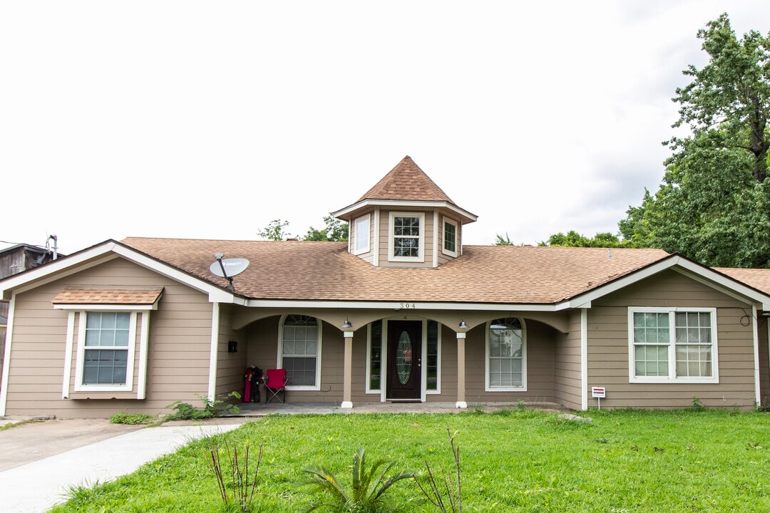 304 Truman St,, Unit C in Houston, TX - Building Photo